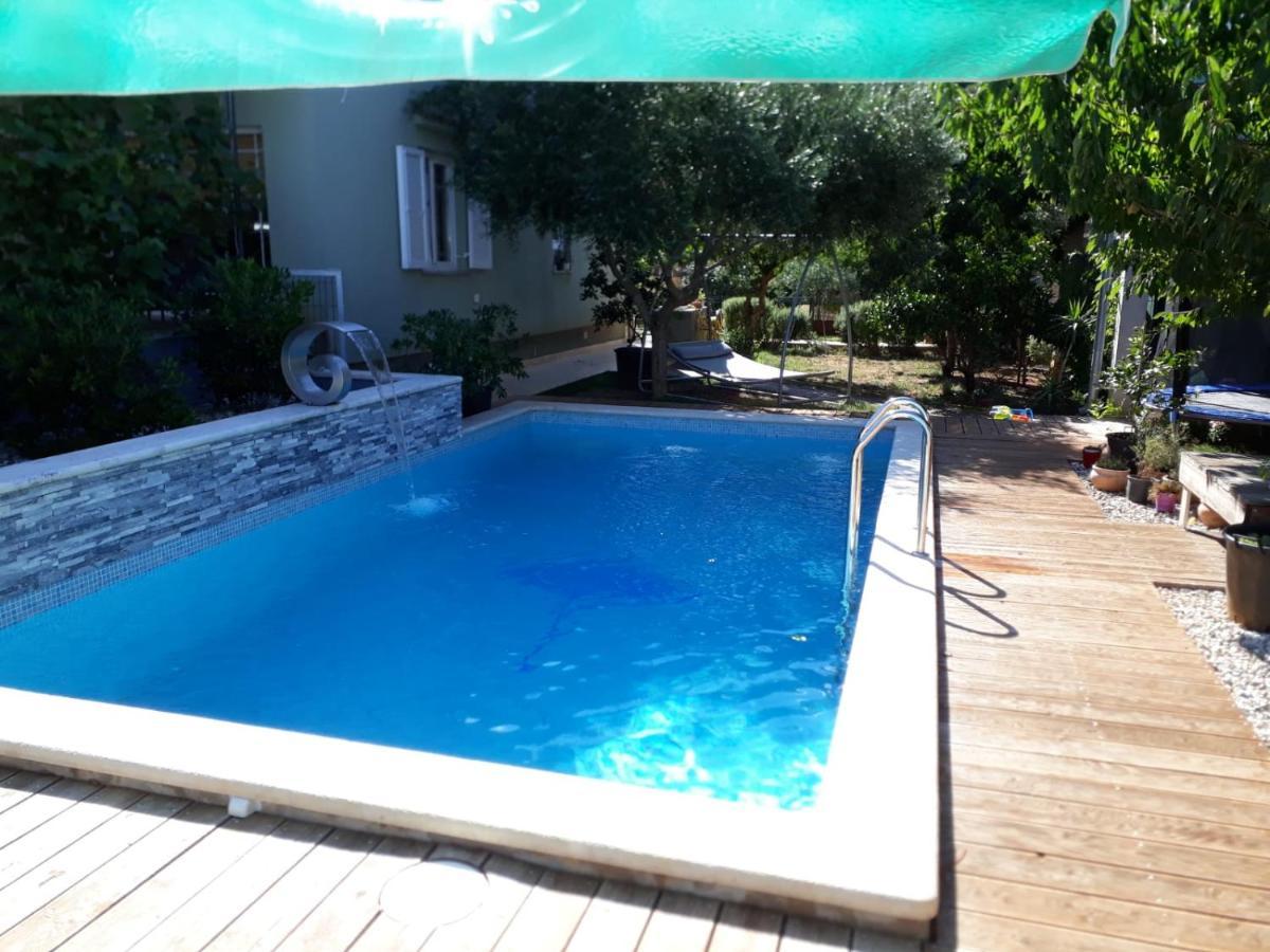 Relax Apartment Pula Bagian luar foto