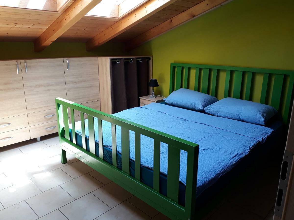 Relax Apartment Pula Bagian luar foto