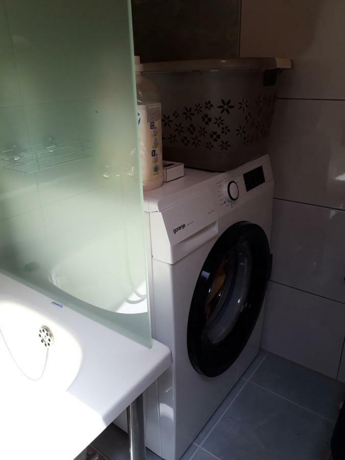 Relax Apartment Pula Bagian luar foto