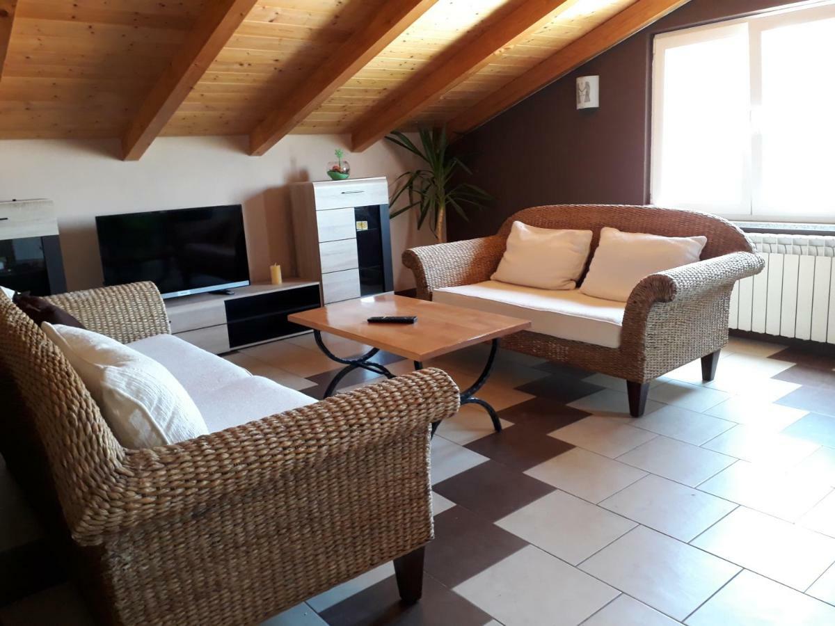Relax Apartment Pula Bagian luar foto