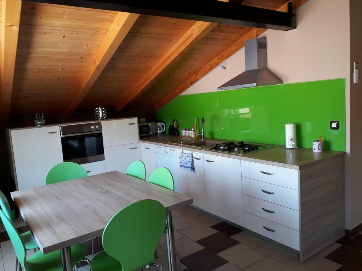 Relax Apartment Pula Bagian luar foto