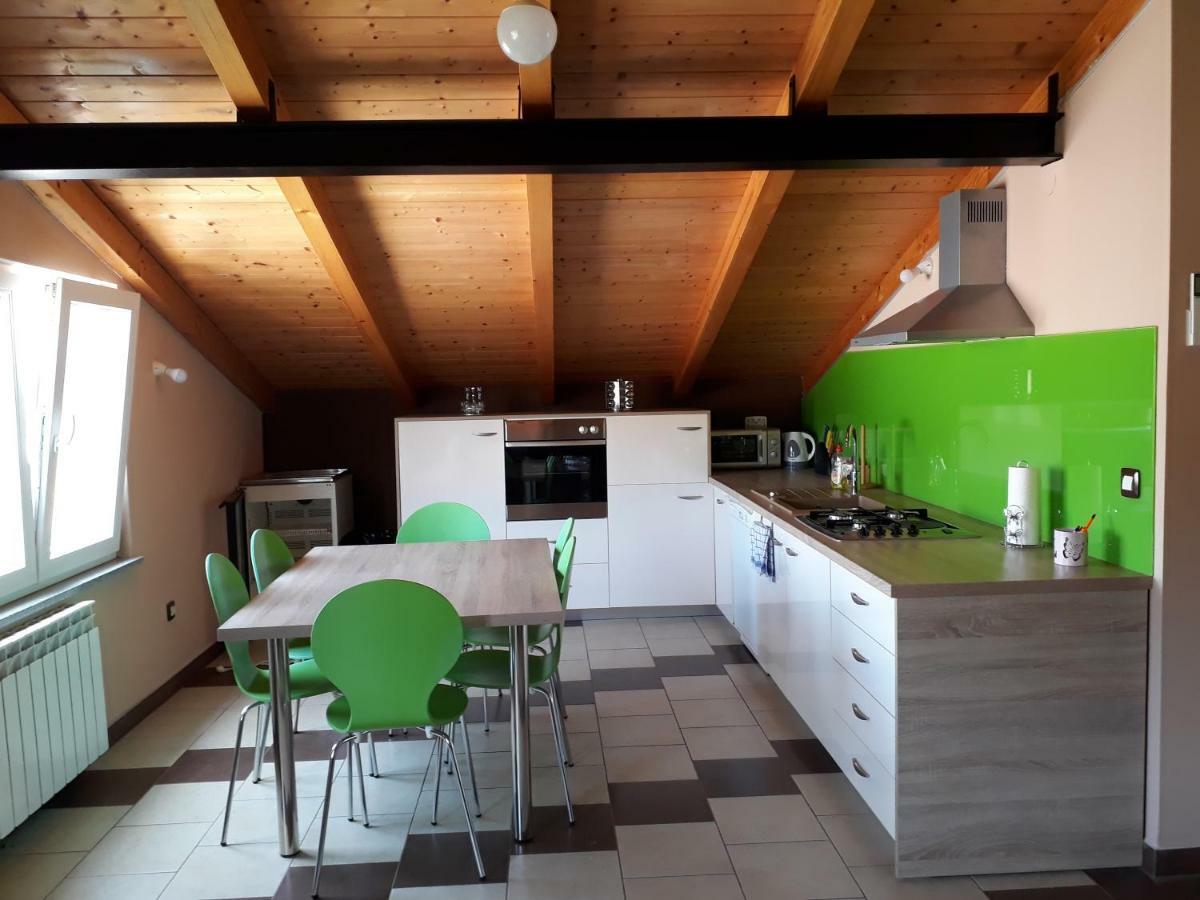 Relax Apartment Pula Bagian luar foto
